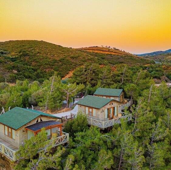 فندق Kairos Valley Health & Nature Resort