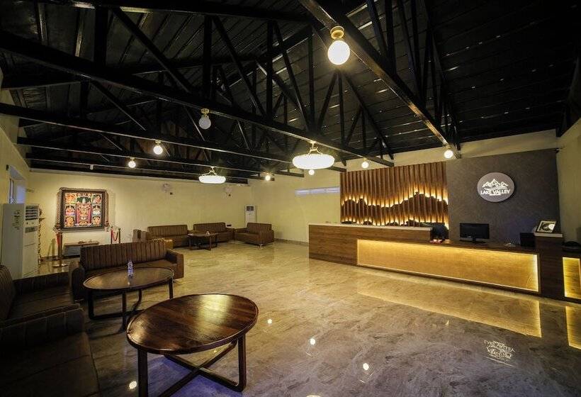 בית מלון כפרי Lake Valley Resort And Spa, Tirupati