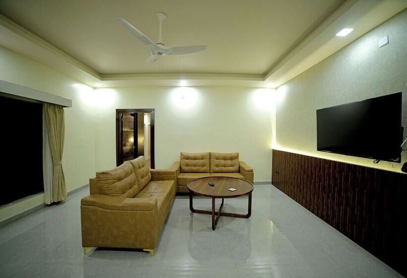 בית מלון כפרי Lake Valley Resort And Spa, Tirupati