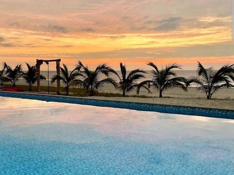 בית מלון כפרי Las Hamacas