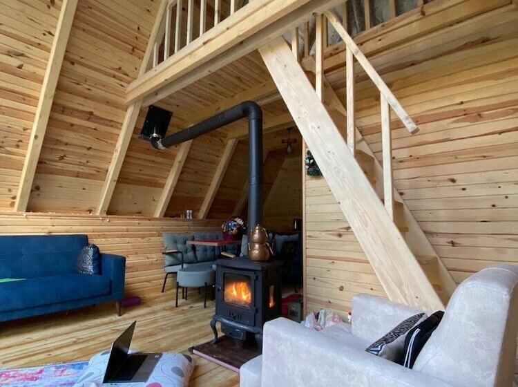 בית מלון כפרי Lelvani