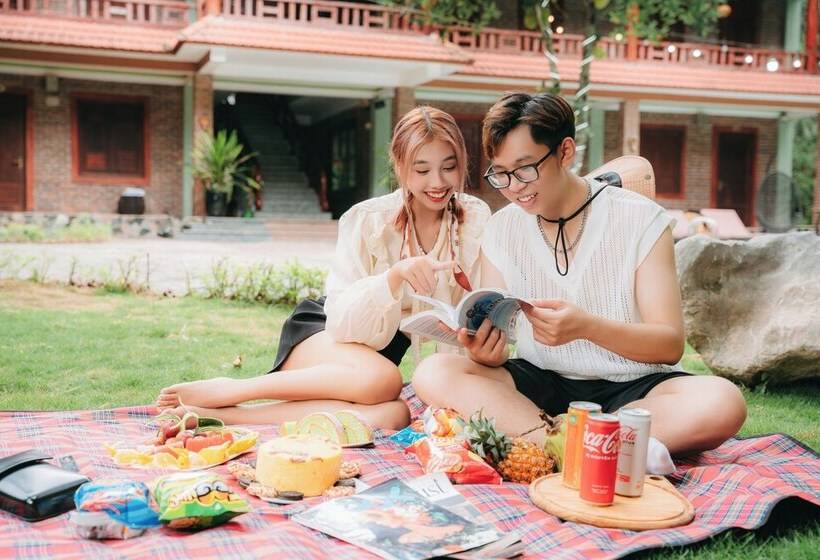 هتل Mai Mountain Homestay