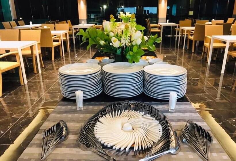 בית מלון כפרי Mayflower Grande Suite