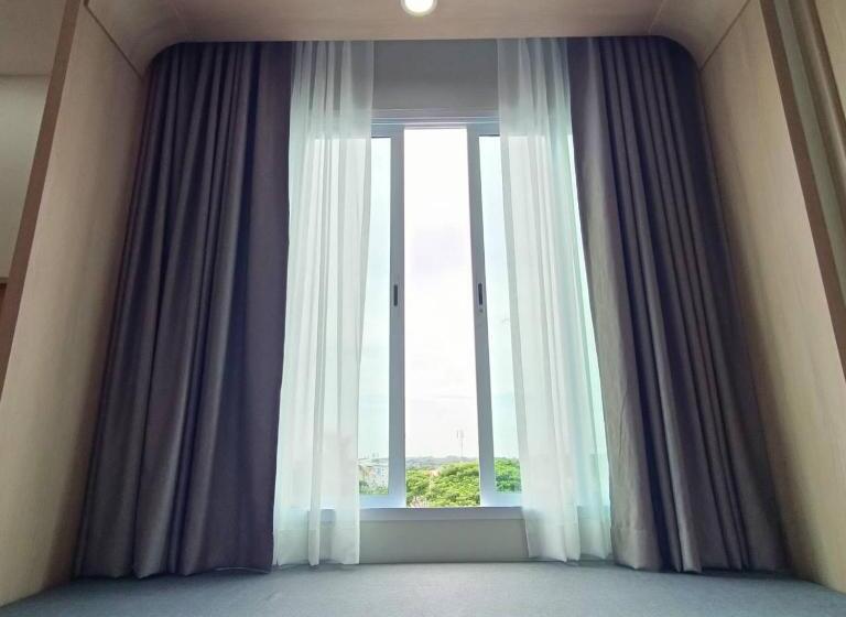 בית מלון כפרי Mayflower Grande Suite