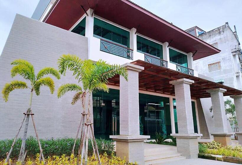 בית מלון כפרי Mayflower Grande Suite