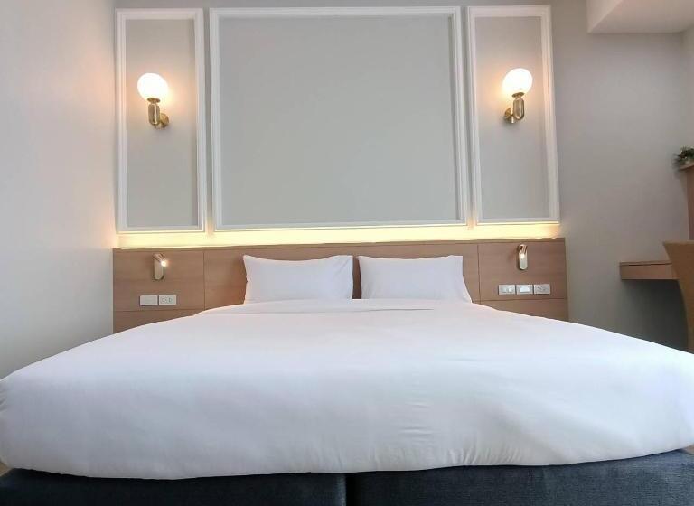 בית מלון כפרי Mayflower Grande Suite