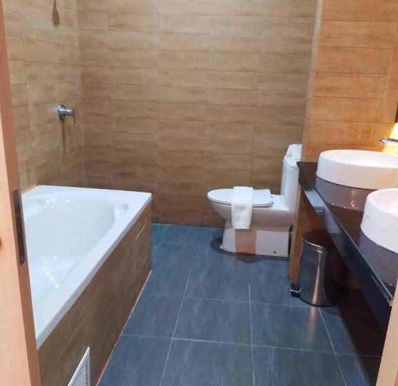 בית מלון כפרי Mayflower Grande Suite