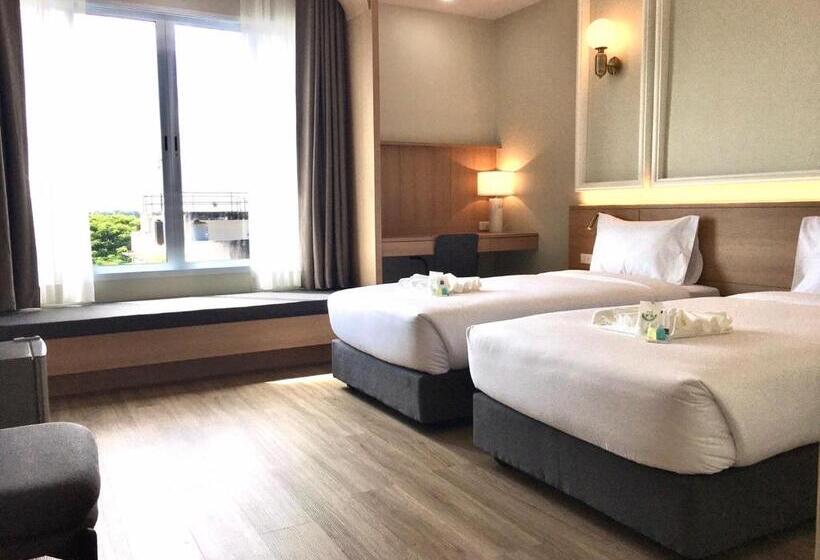 בית מלון כפרי Mayflower Grande Suite