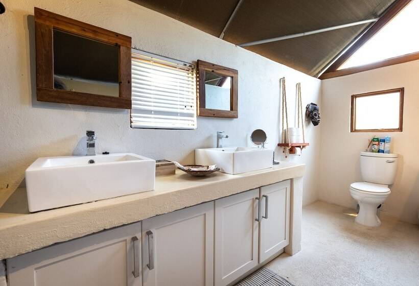 ホテル Milima Big 5 Safari Lodge