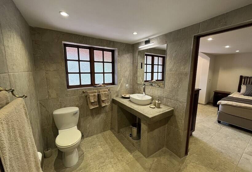 فندق Milima Big 5 Safari Lodge