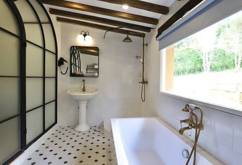 فندق Moon River Village