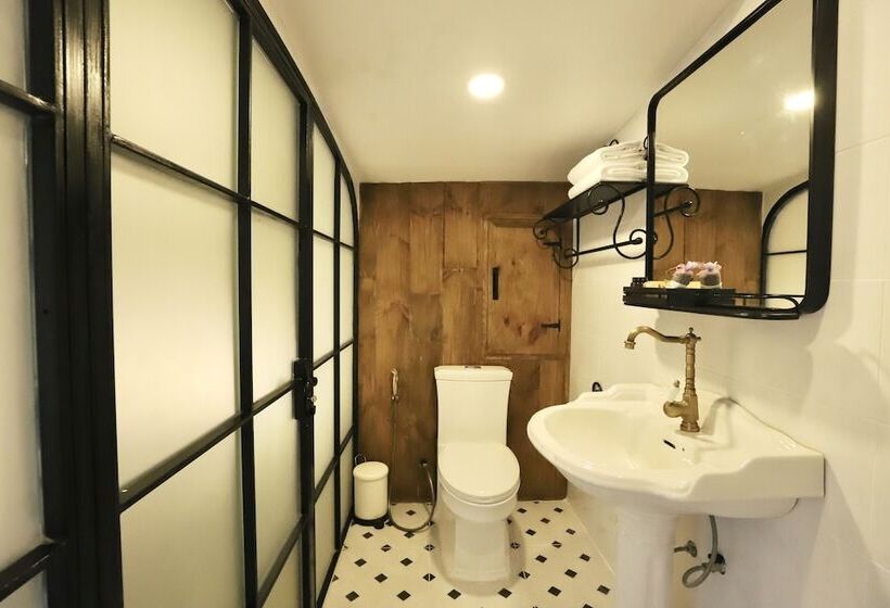 فندق Moon River Village