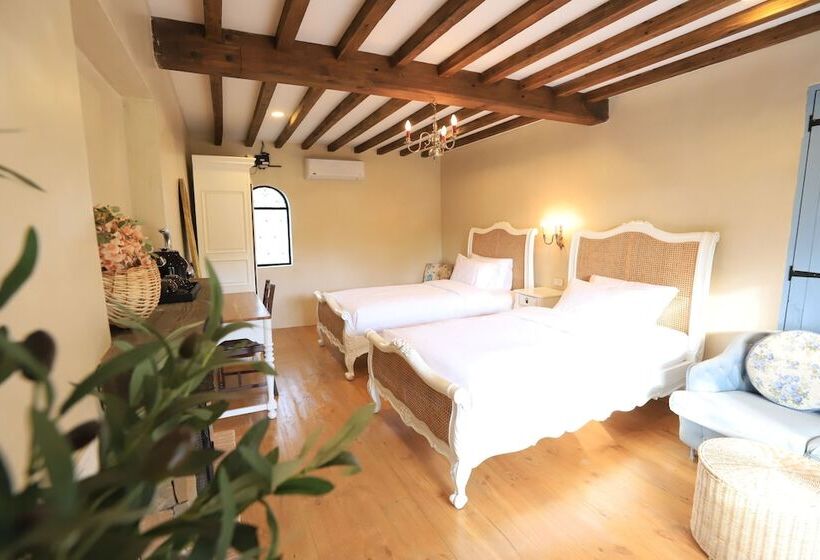 فندق Moon River Village