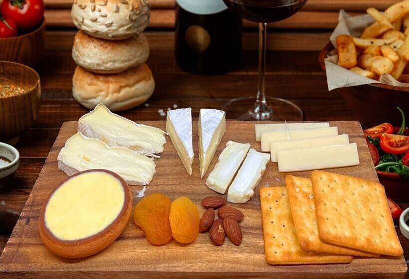 فندق Moon River Village