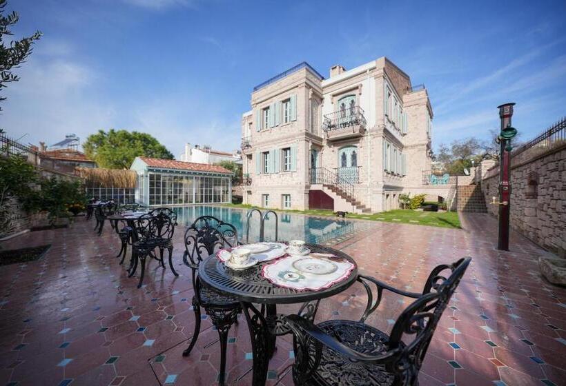 فندق Naz Su Cunda