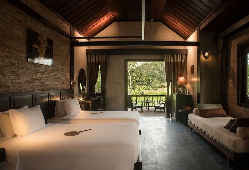 هتل Nham Village Resort