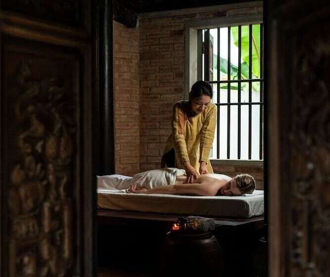 هتل Nham Village Resort