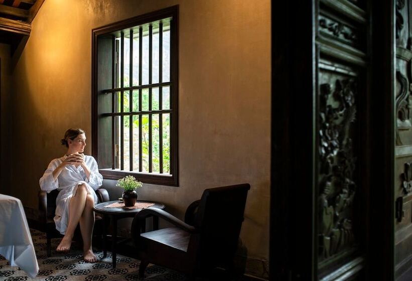 هتل Nham Village Resort