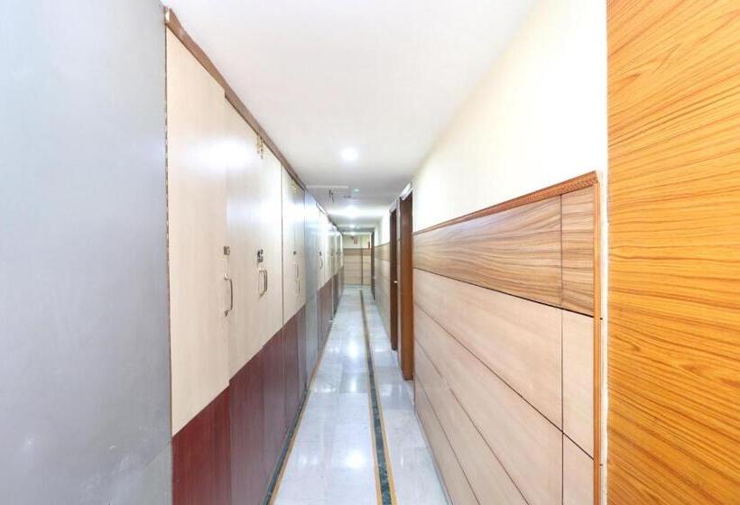 Отель Vivek International