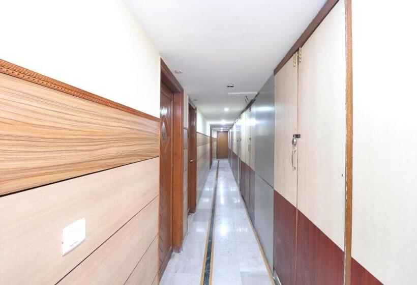 Отель Vivek International