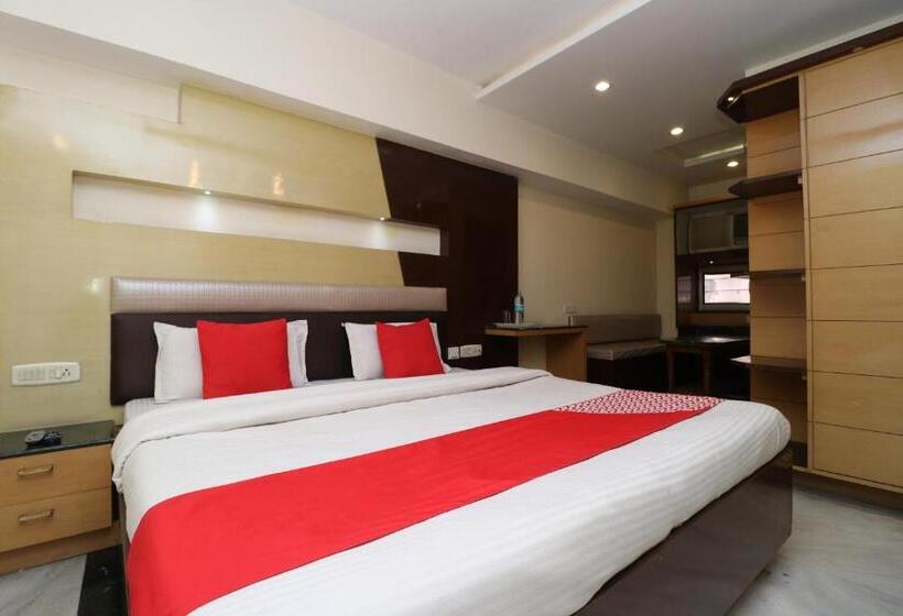 Отель Vivek International