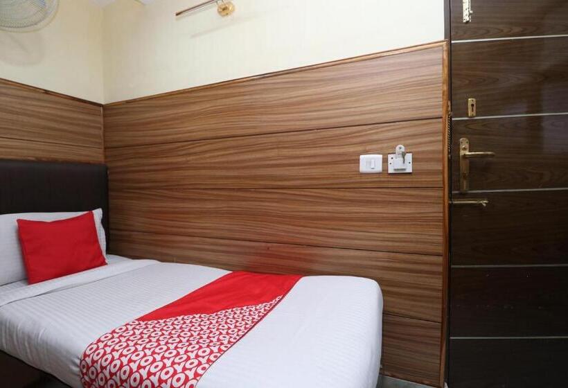 Отель Vivek International