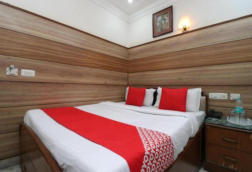 Отель Vivek International