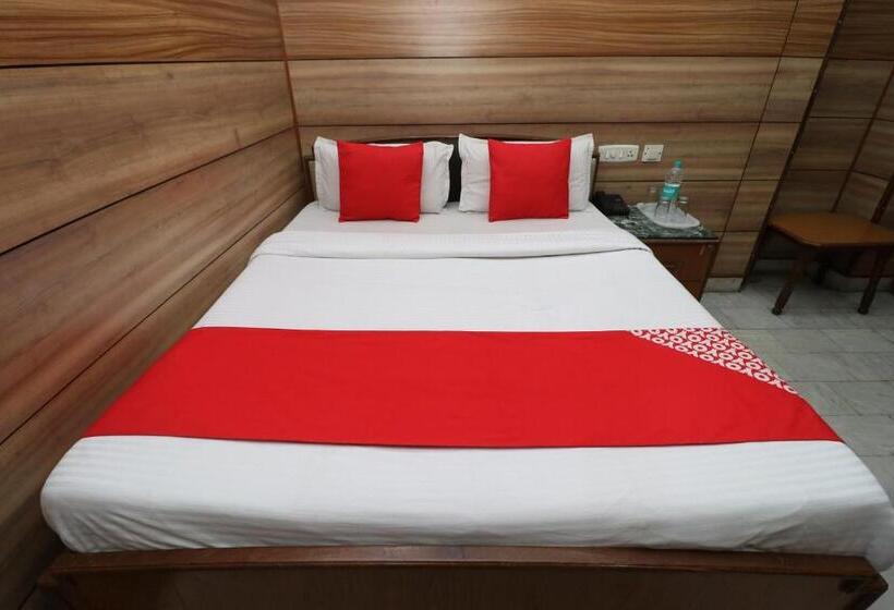 Отель Vivek International