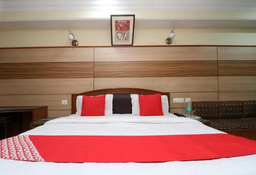 Отель Vivek International