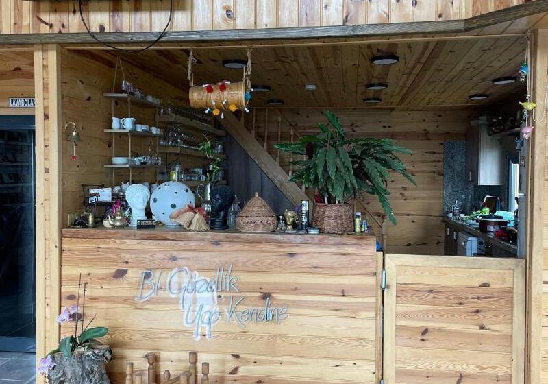 בית מלון כפרי Pamira Bungalow