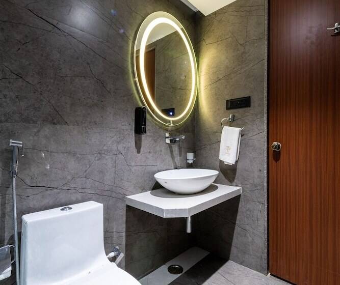 فندق Parijat Lake Resort By Goldmark, Madhai  Satpura National Park