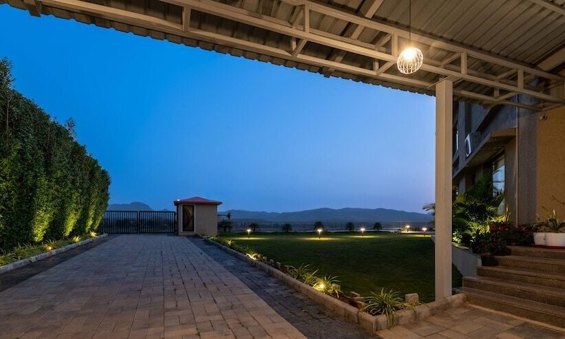 فندق Parijat Lake Resort By Goldmark, Madhai  Satpura National Park