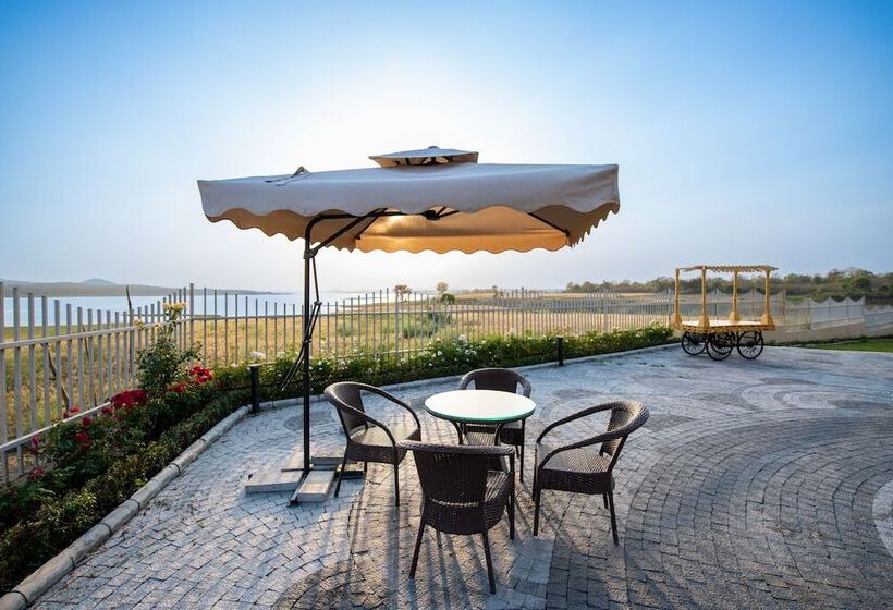 فندق Parijat Lake Resort By Goldmark, Madhai  Satpura National Park