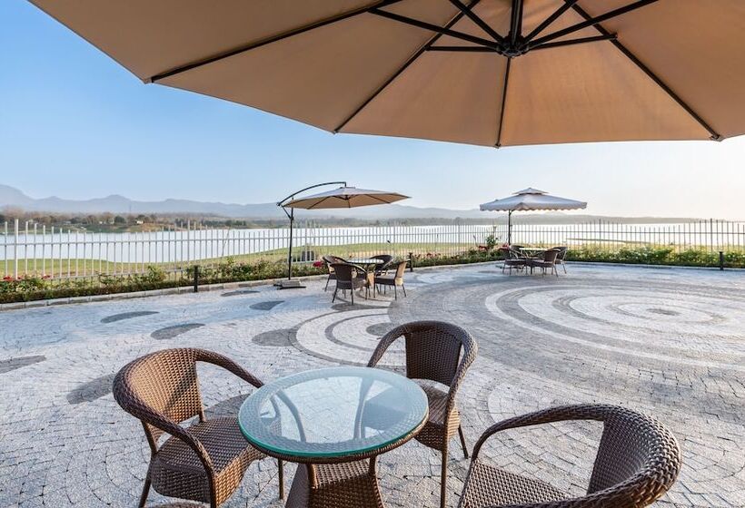 فندق Parijat Lake Resort By Goldmark, Madhai  Satpura National Park