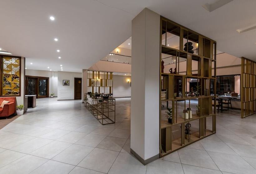 فندق Parijat Lake Resort By Goldmark, Madhai  Satpura National Park