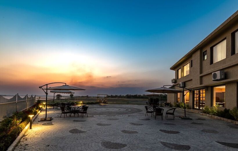 فندق Parijat Lake Resort By Goldmark, Madhai  Satpura National Park