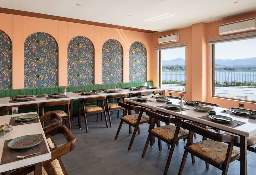 فندق Parijat Lake Resort By Goldmark, Madhai  Satpura National Park