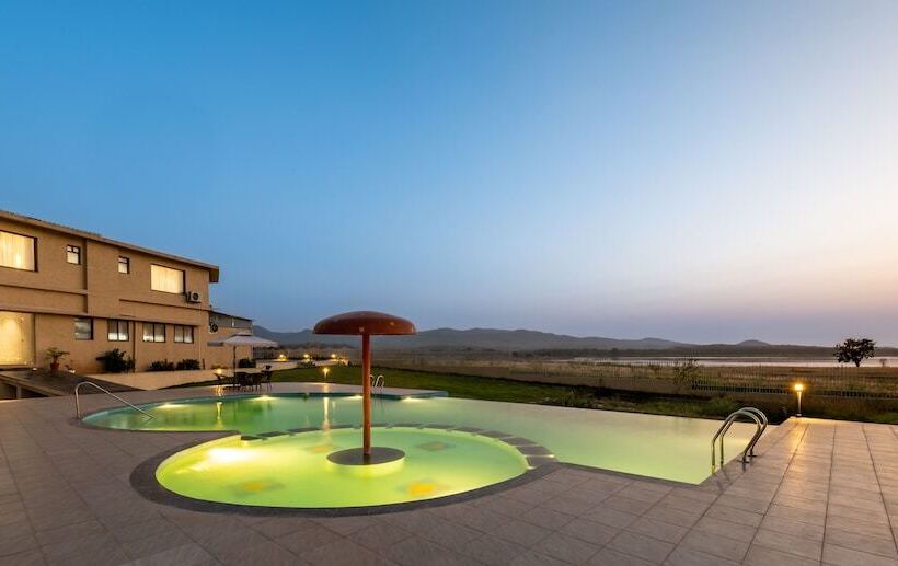 فندق Parijat Lake Resort By Goldmark, Madhai  Satpura National Park