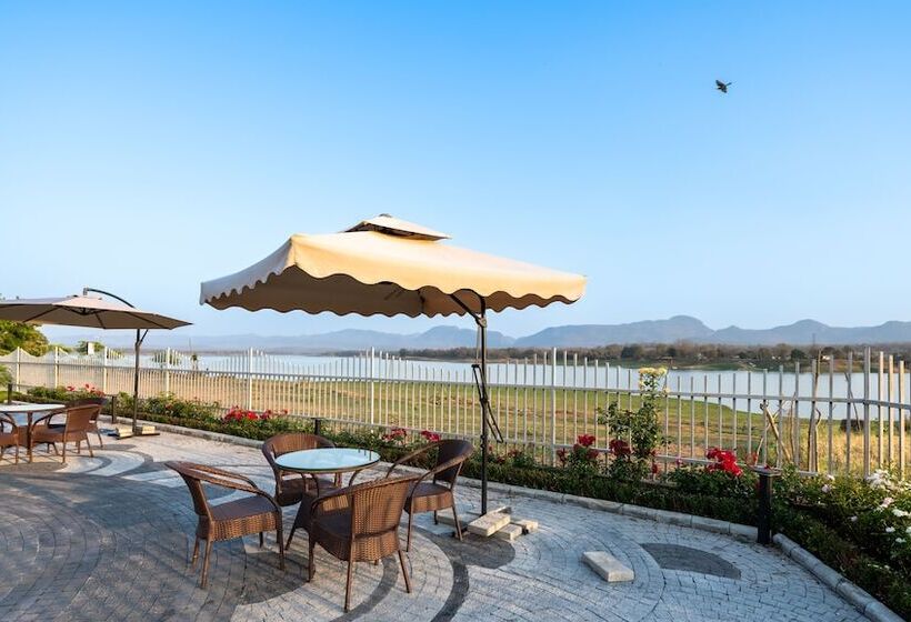 فندق Parijat Lake Resort By Goldmark, Madhai  Satpura National Park