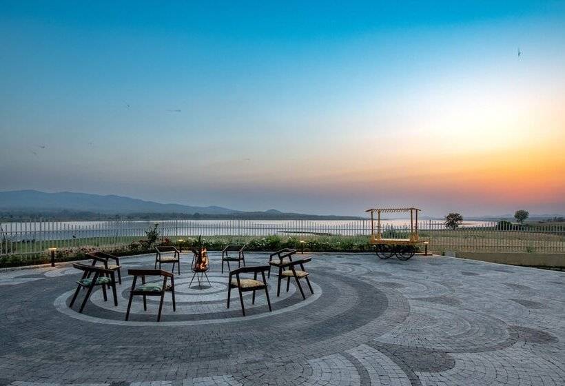 فندق Parijat Lake Resort By Goldmark, Madhai  Satpura National Park