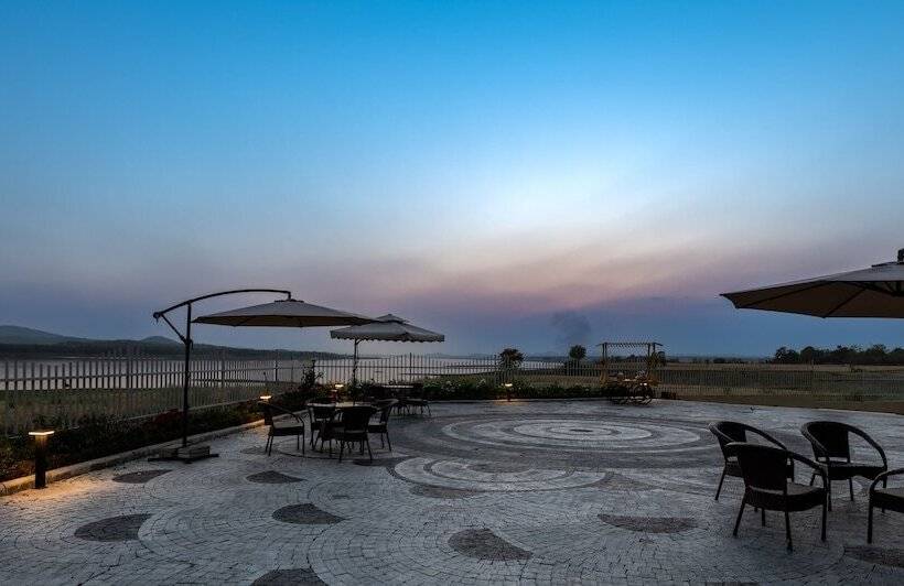 فندق Parijat Lake Resort By Goldmark, Madhai  Satpura National Park