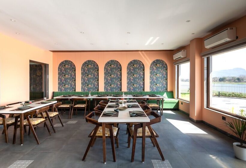 فندق Parijat Lake Resort By Goldmark, Madhai  Satpura National Park