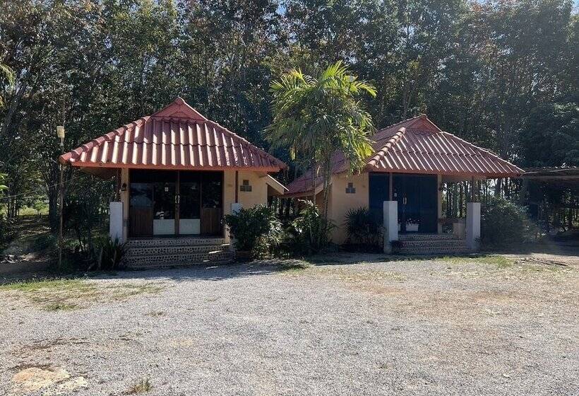 Hotel Pinmanee Resort And Homestay