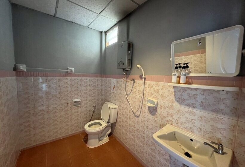 Hotel Pinmanee Resort And Homestay