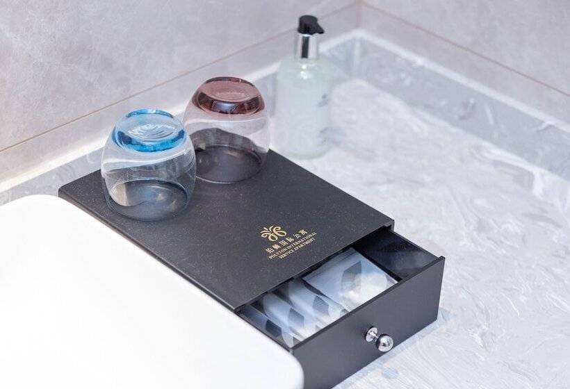 فندق Poltton International