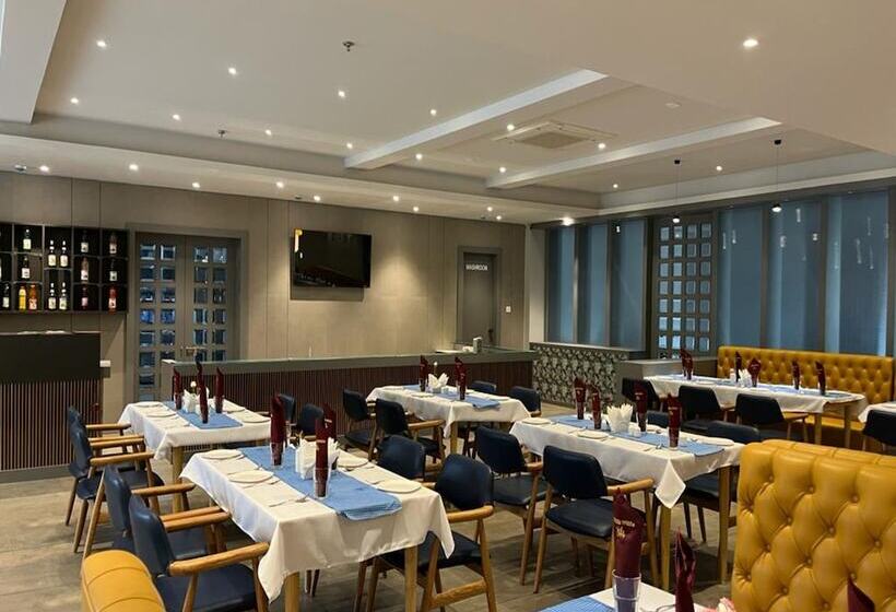 בית מלון כפרי Poonam Residency