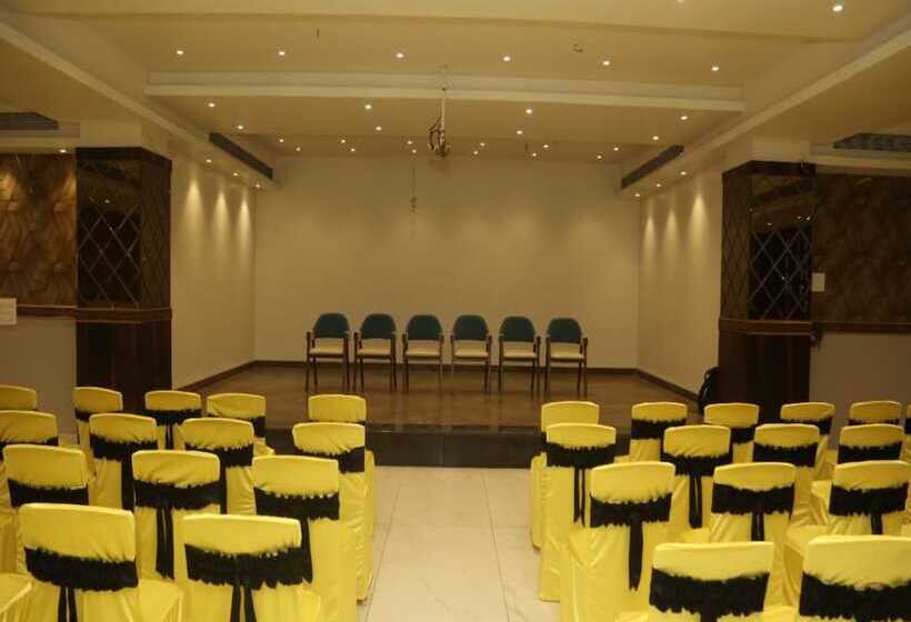 בית מלון כפרי Poonam Residency