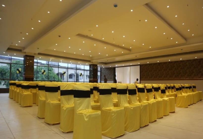 בית מלון כפרי Poonam Residency