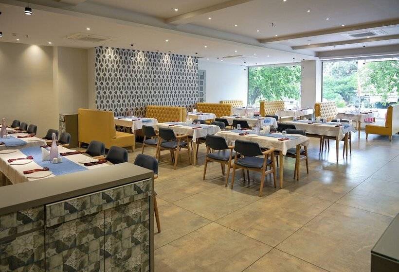 בית מלון כפרי Poonam Residency