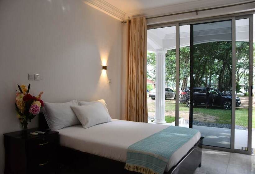 هتل Raffin Royal Lodge